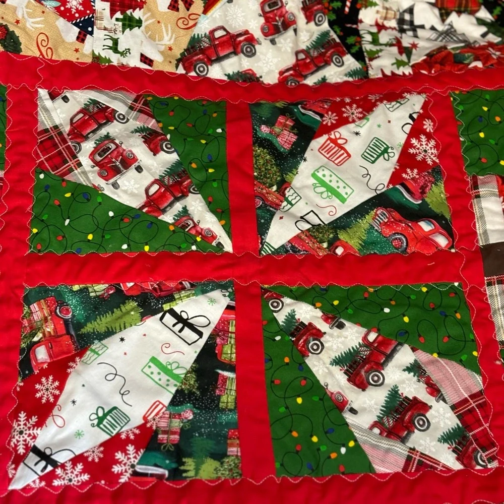 Christmas lap quilt. Approx 36” x 39”